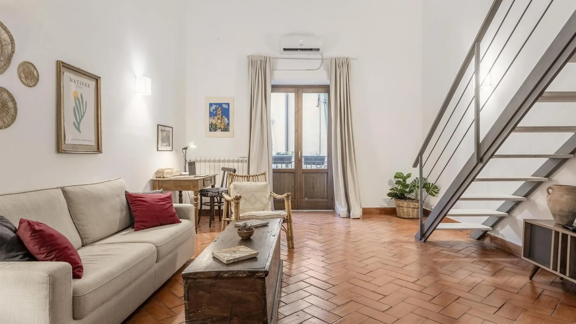 Cathedral Cozy Apartment contacts